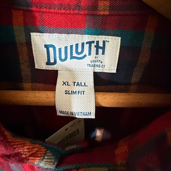 Duluth Trading Free Swingin Flannel Mens XLT SLIM FIT Shirt Red Work Plaid - Picture 3 of 8